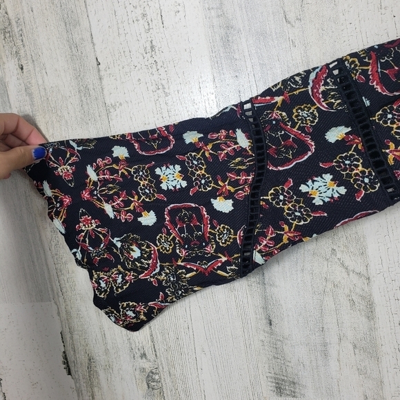 Kendall and Kylie cold shoulder strappy romper women's size small - Picture 4 of 15